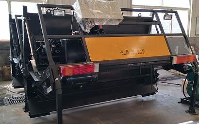Ghana gravel chip spreader